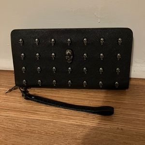 Black skull wallet